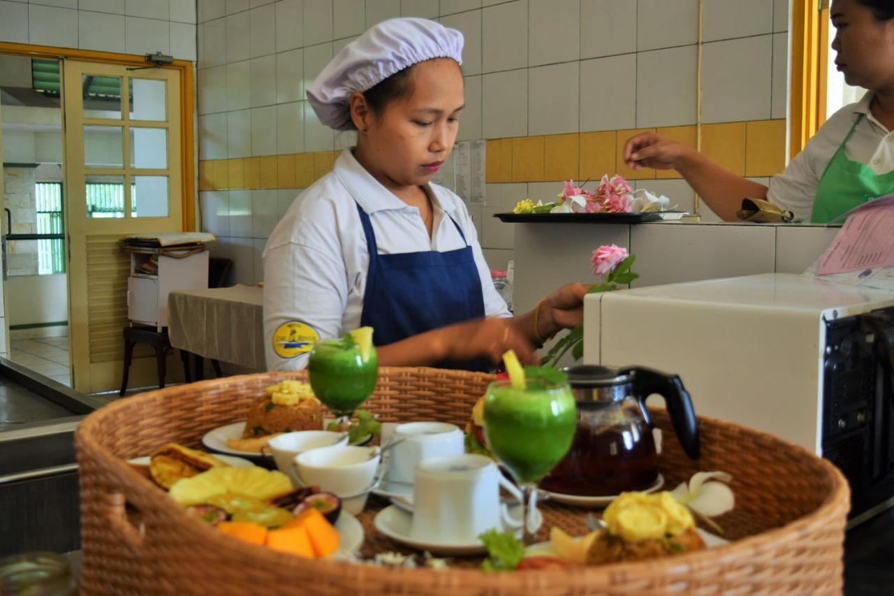 Hotel Deli River And Restaurant Omlandia Medan Exterior photo