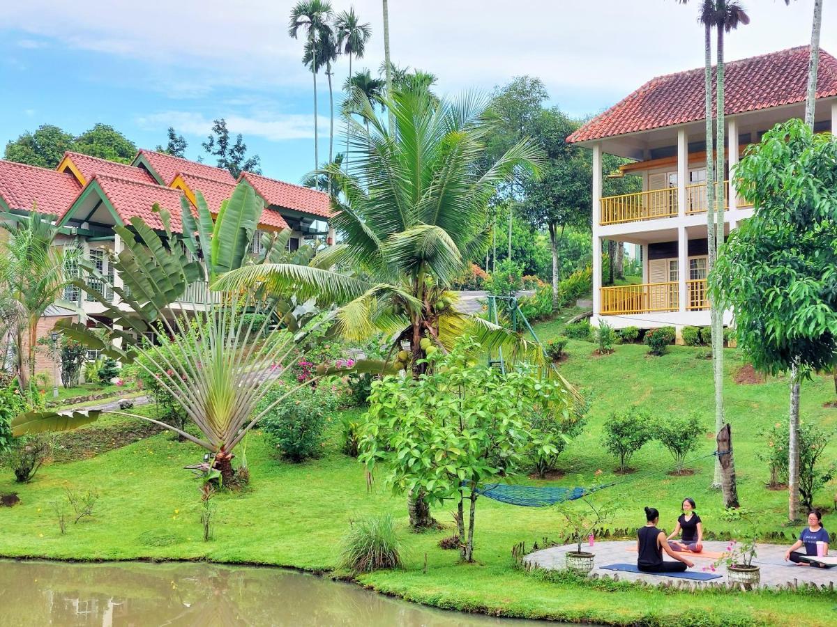 Hotel Deli River And Restaurant Omlandia Medan Exterior photo