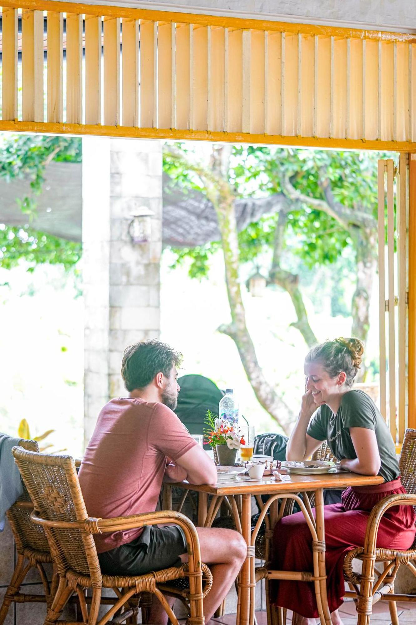 Hotel Deli River And Restaurant Omlandia Medan Exterior photo
