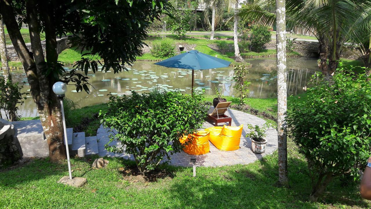 Hotel Deli River And Restaurant Omlandia Medan Exterior photo