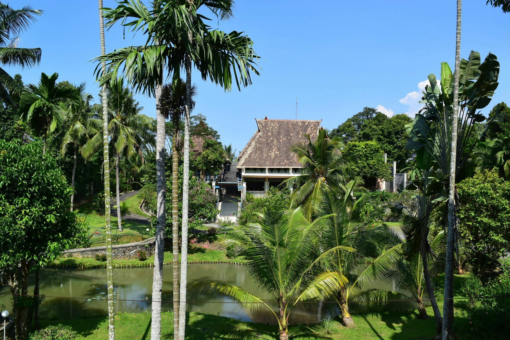 Hotel Deli River And Restaurant Omlandia Medan Exterior photo